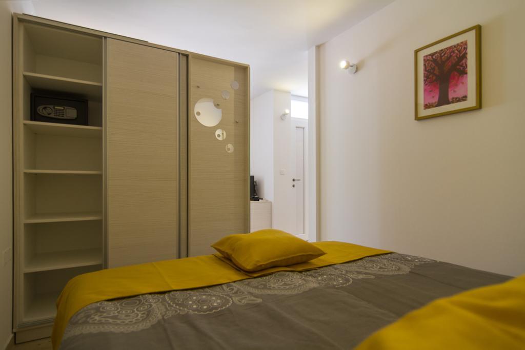 Apartments Sarc 로비니 객실 사진